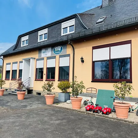 Old School Ferienhaus Neichen